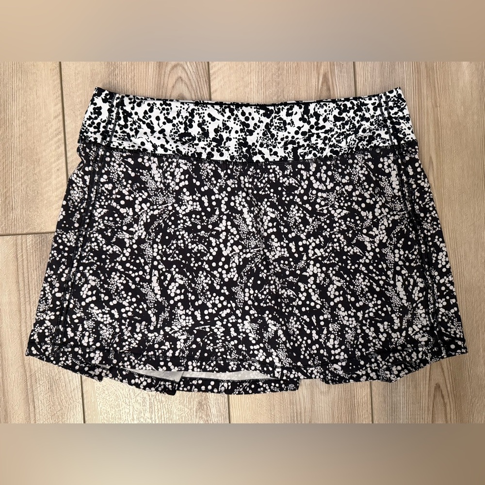 Lululemon skirt w/built in shorts